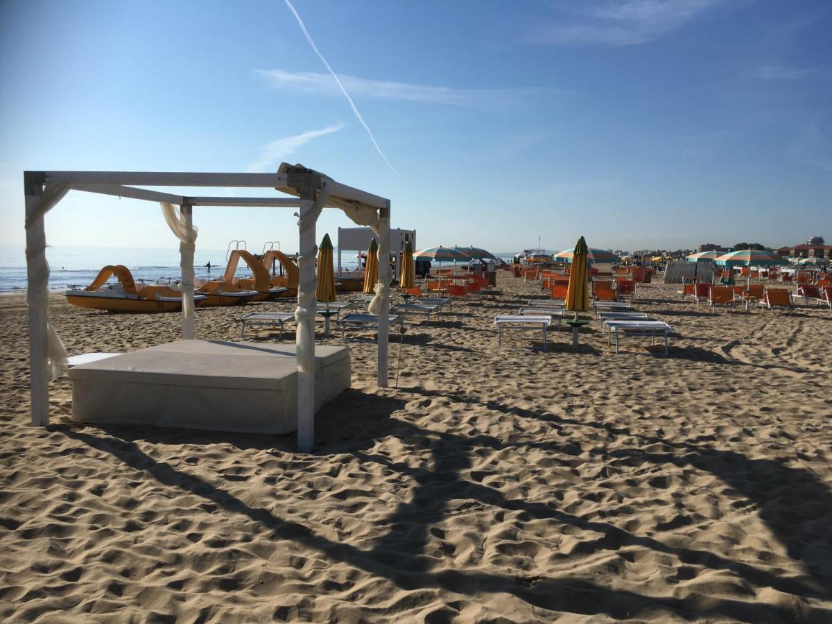 Appartamento Fronte Mare Rimini Eksteriør billede