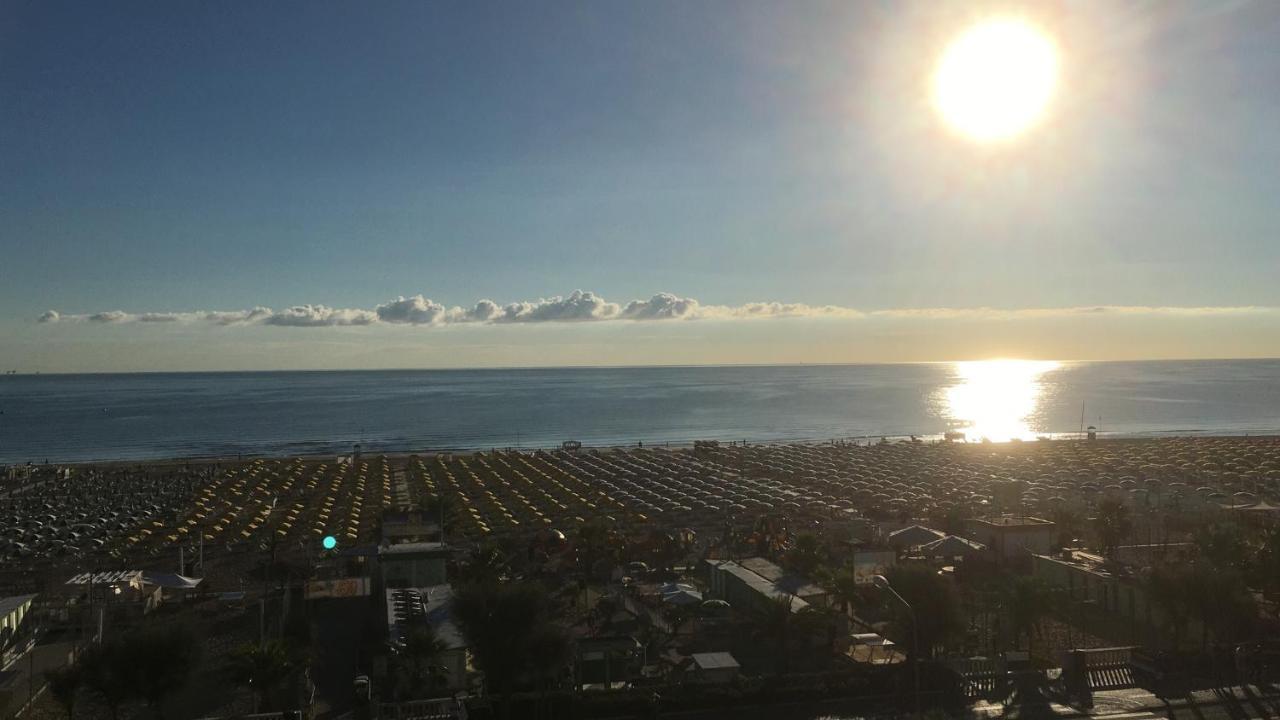 Appartamento Fronte Mare Rimini Eksteriør billede